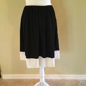 CALVIN KLEIN BLACK SKIRT W/WHITE BORDER